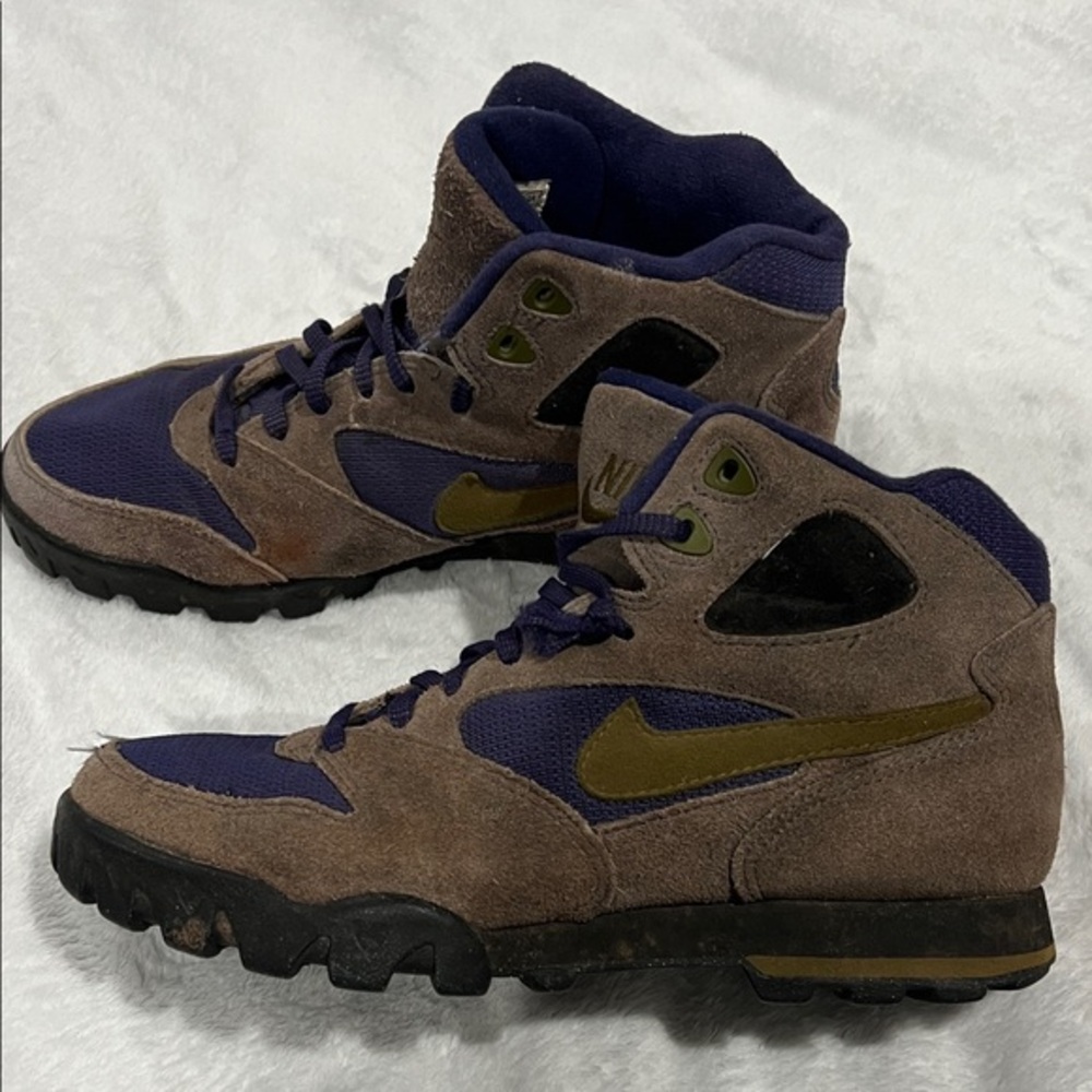 Vintage 1990’s Women’s Nike ACG Caldera Sz 8